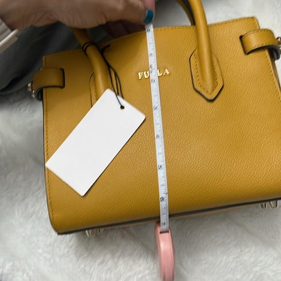 Furla Pin Ladies Mini Yellow

Ginestra Leather Tote New With Tags - Picture 10 of 10